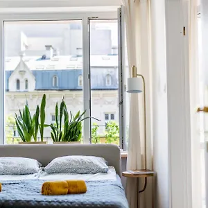 https://apt-greenpoint-hoza.warsawhotelspoland.com